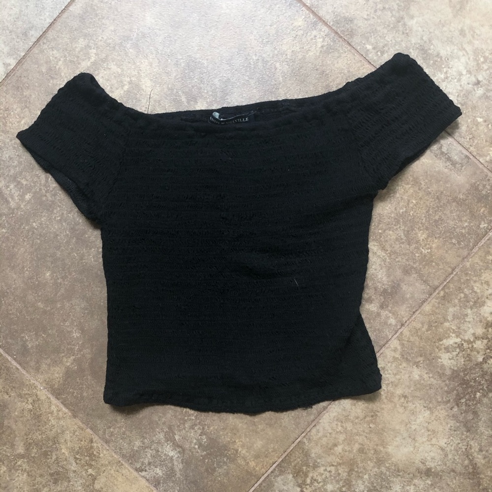 Brandy Melville off the shoulder top